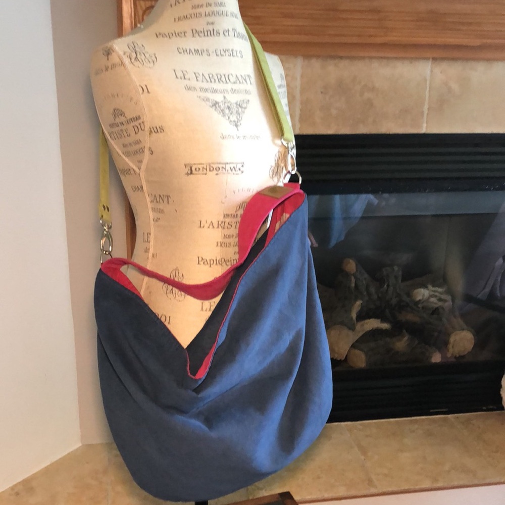 AUDYCKA TOTE SLING BAG SUEDE - Picture 3 of 10